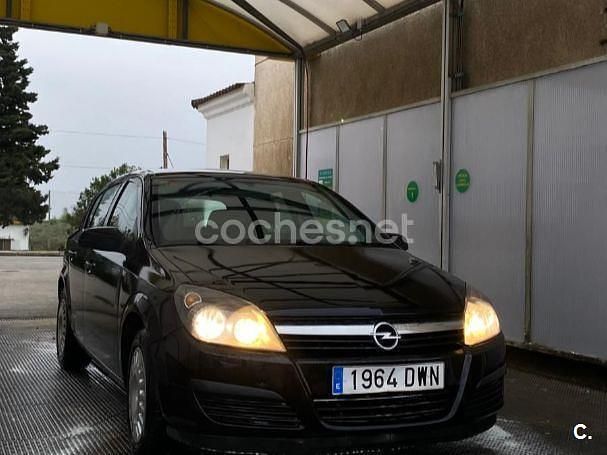 Usado Opel Astra Enjoy 90 CV (66 kW) 2006 Negro Berlina