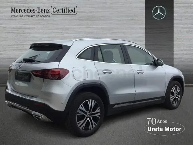 Usado Mercedes GLA250 218 CV (160 kW) 2023 Gris / plata SUV