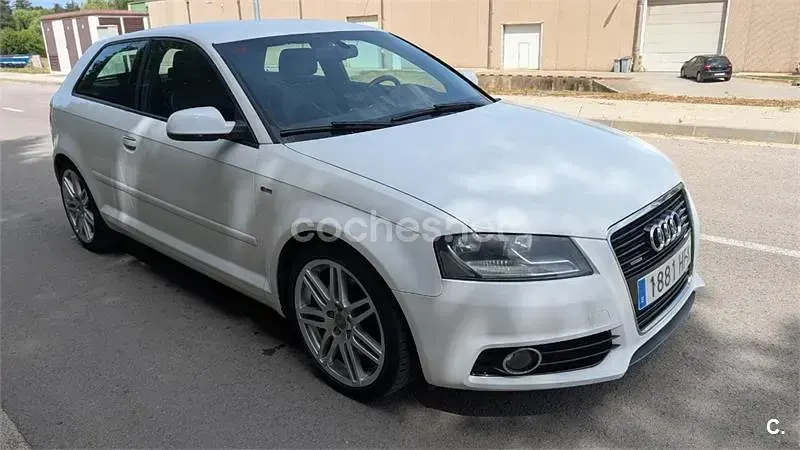 Usado Audi A3 Ambition 140 CV (102 kW) 2011 Blanco Utilitario