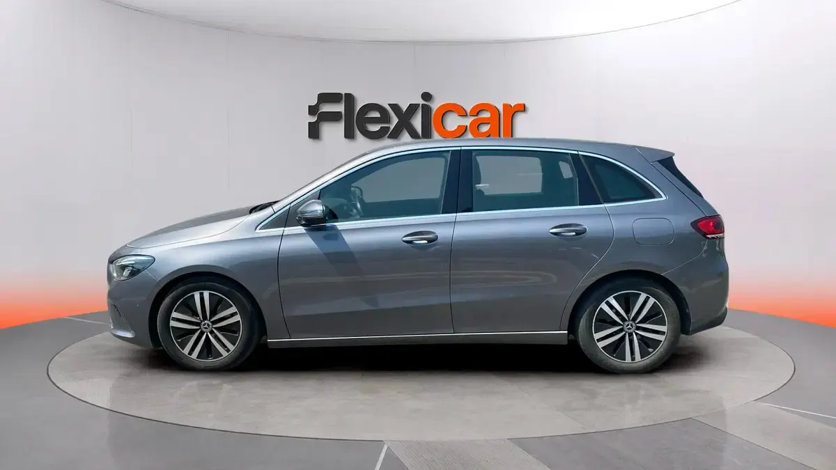 Usado Mercedes B200 150 CV (110 kW) 2021 Gris Utilitario
