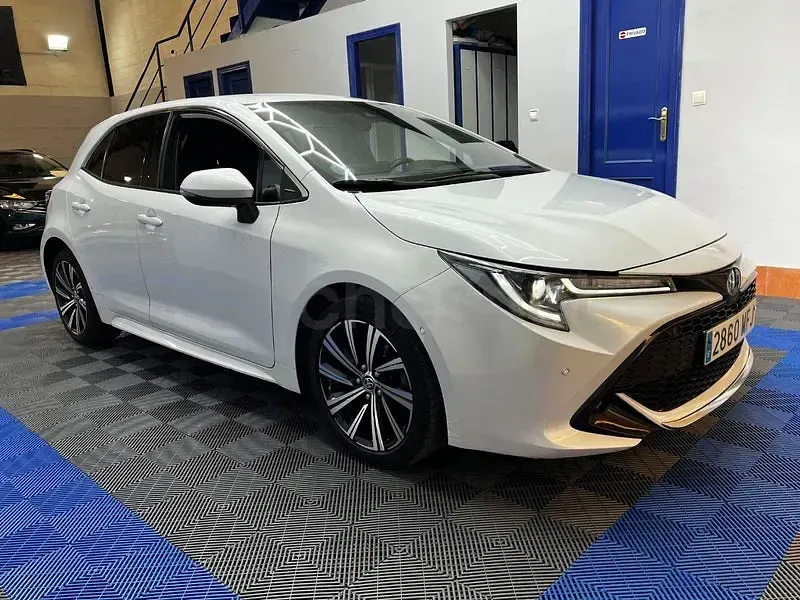 Usado Toyota Corolla Plus 140 CV (102 kW) 2023 Blanco Berlina