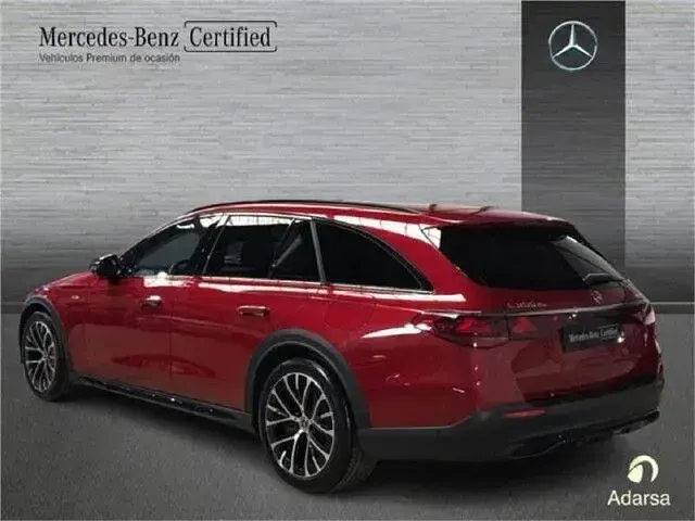 Usado Mercedes E300 313 CV (230 kW) 2024 Manufaktur rojo patagonia Familiar
