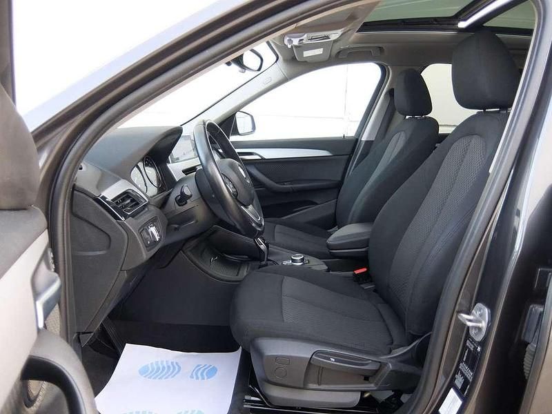 Usado BMW X1 Advantage 136 CV (100 kW) 2021 Gris SUV