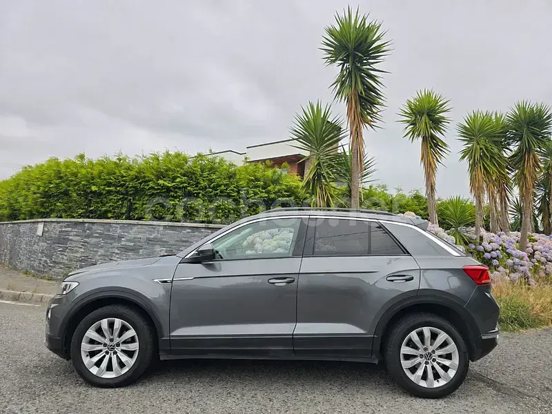 Usado VW T-Roc Advance 150 CV (110 kW) 2021 Gris / plata SUV