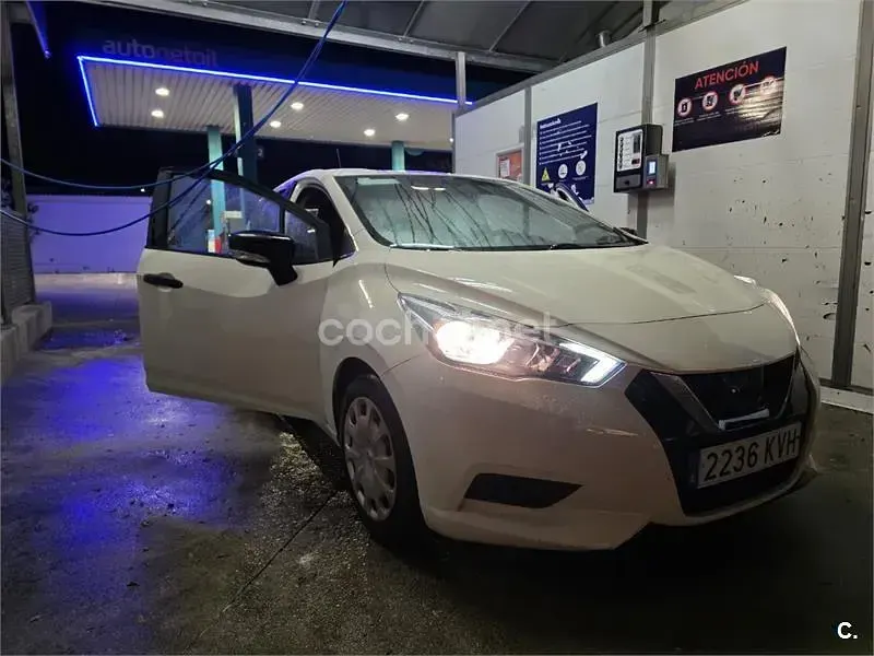 Usado Nissan Micra Visia 100 CV (73 kW) 2019 Beige Utilitario