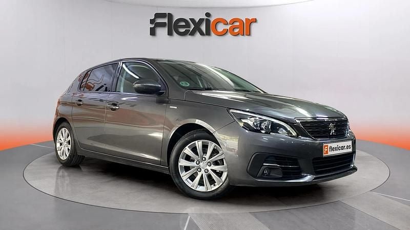 Usado Peugeot 308 Style 131 CV (96 kW) 2020 Gris Berlina