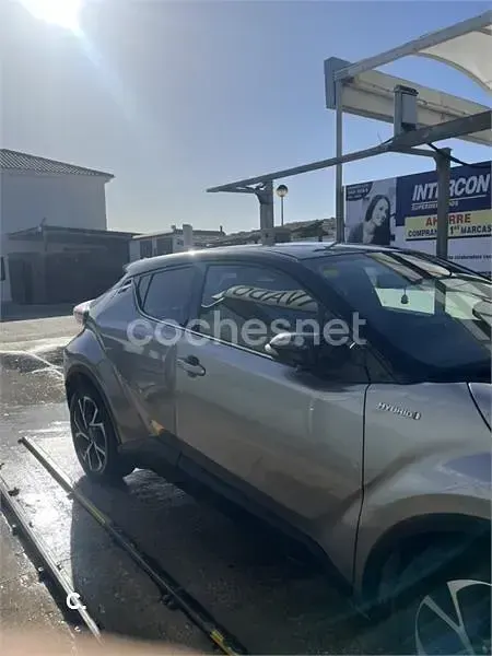 Usado Toyota C-HR Plus 122 CV (89 kW) 2017 Gris / plata SUV
