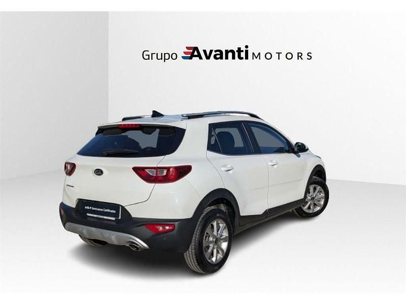 Usado Kia Stonic 84 CV (61 kW) 2019 Blanco SUV