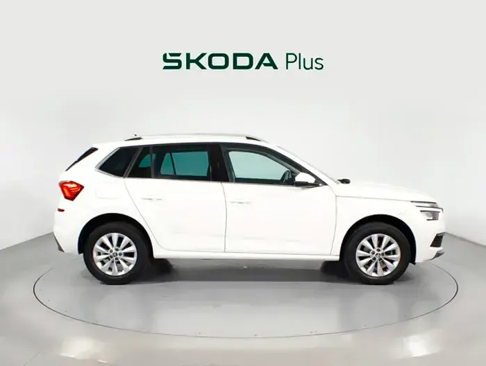 Usado Skoda Kamiq 110 CV (80 kW) 2022 Blanco SUV