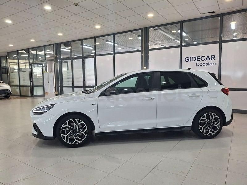 Usado Hyundai i30 N Line 100 CV (73 kW) 2025 Blanco Berlina
