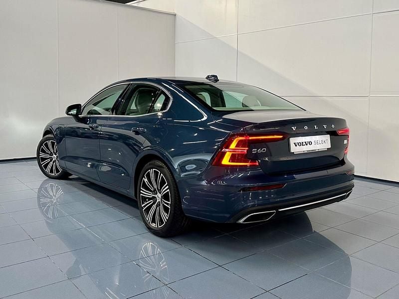 Usado Volvo S60 Inscription 455 CV (334 kW) 2021 Azul Berlina