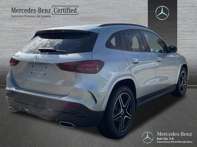 Usado Mercedes GLA200 AMG line 163 CV (119 kW) 2025 Plata hightech SUV