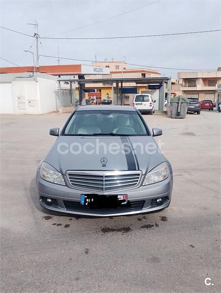 Usado Mercedes C200 Classic 122 CV (89 kW) 2008 Gris / plata Berlina