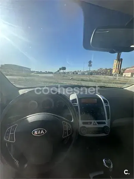 Usado Kia Ceed Active 115 CV (84 kW) 2007 Gris / plata Utilitario