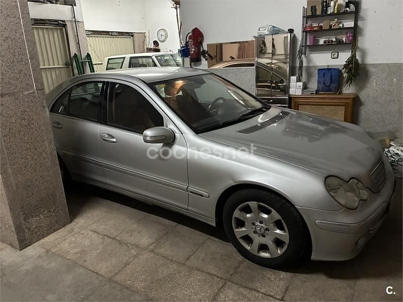 Gris / plata Usado 2004 Mercedes C220 Elegance Berlina | 3599 € (Precio justo) - Imagen 1/4