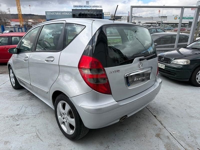 Usado Mercedes A150 Avantgarde 95 CV (69 kW) 2007 Gris / plata Monovolumen