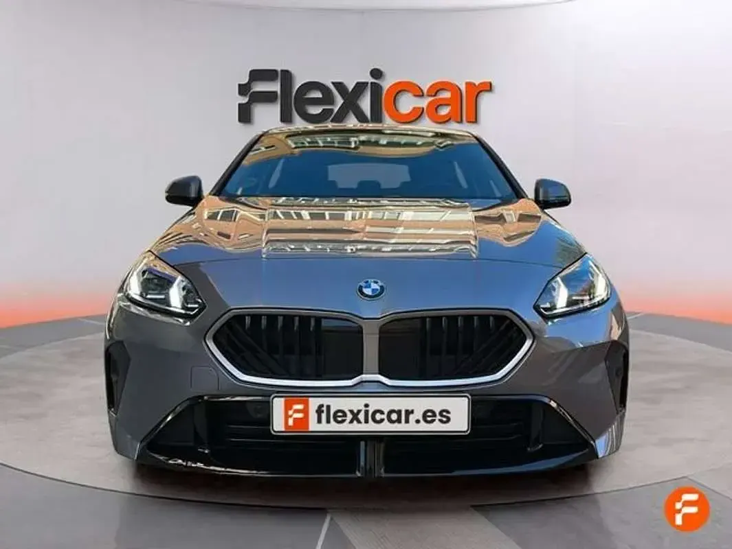Usado BMW 118 150 CV (110 kW) 2025 Gris Utilitario