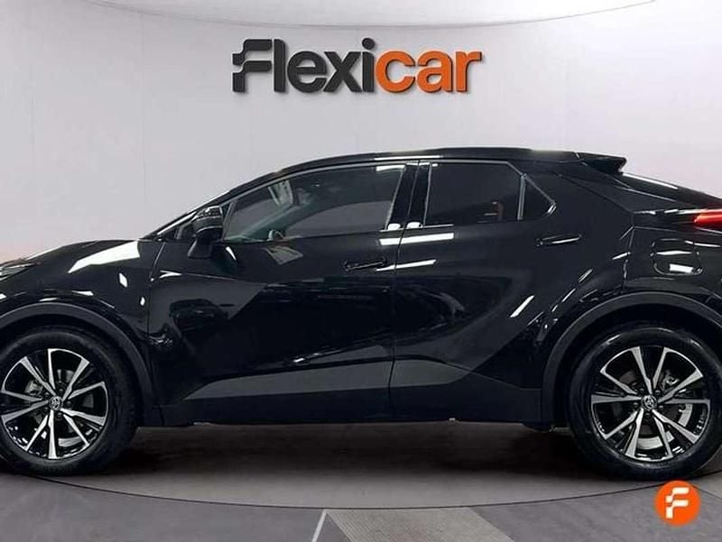 Käytetty Toyota C-HR Advance 122 HP (89 kW) 2023 Musta Katumaasturi