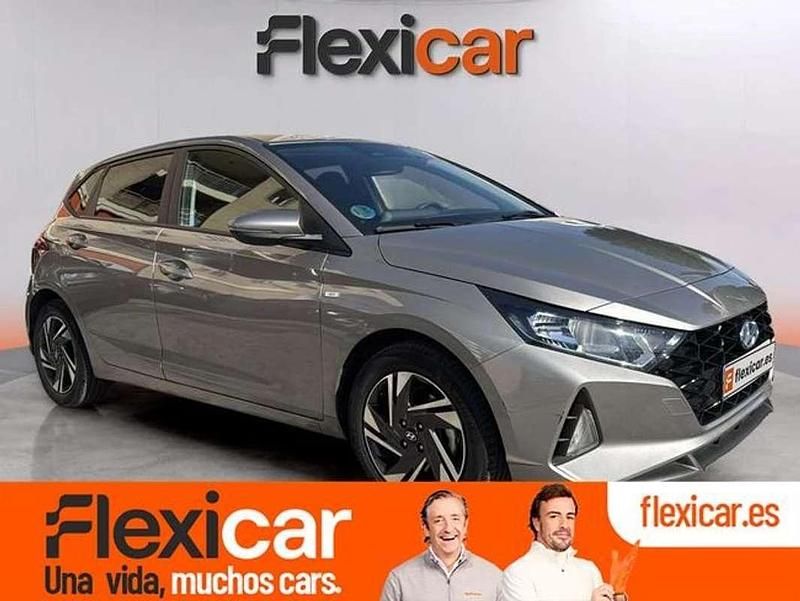 Gris Usado 2022 Hyundai i20 Berlina | 16.690 € (Precio justo) - Imagen 1/4