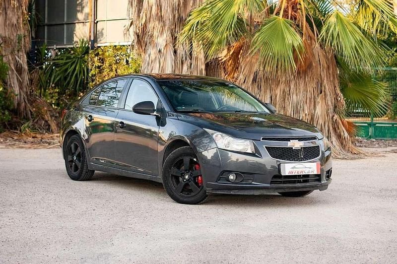 Gris Usado 2011 Chevrolet Cruze LS Berlina | 4500 € (Precio justo) - Imagen 1/4