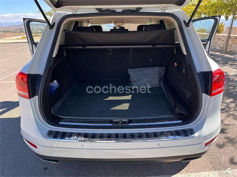 Usado VW Touareg 245 CV (180 kW) 2012 Blanco SUV