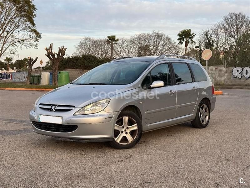 Usado Peugeot 307 110 CV (80 kW) 2004 Gris / plata Familiar
