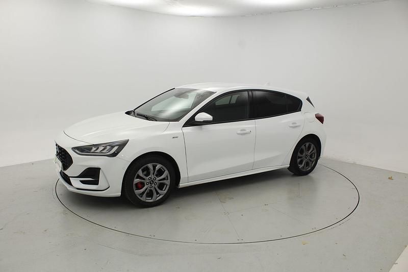 Usado Ford Focus ST-Line 125 CV (91 kW) 2022 Blanco Berlina