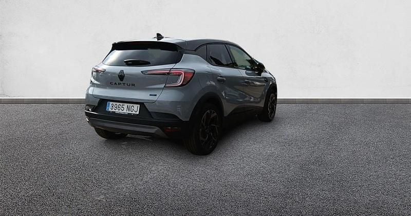 Usado Renault Captur Esprit Alpine 145 HP (106 kW) 2025 SUV