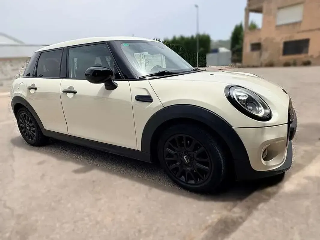 Usado Mini ONE 102 CV (75 kW) 2019 Blanco Utilitario