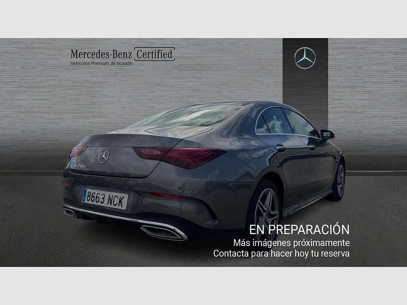 Usado Mercedes CLA250e 218 CV (160 kW) 2025 Gris Berlina