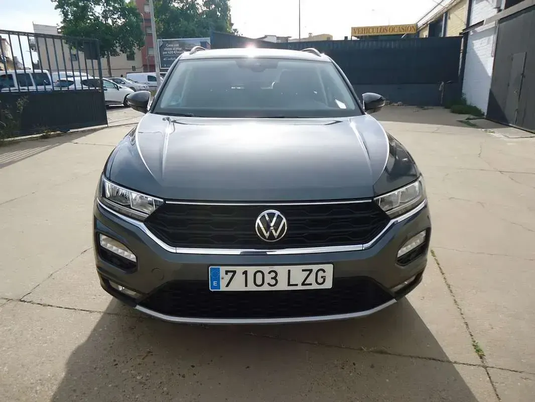 Usado VW T-Roc Advance 110 CV (80 kW) 2022 Gris SUV