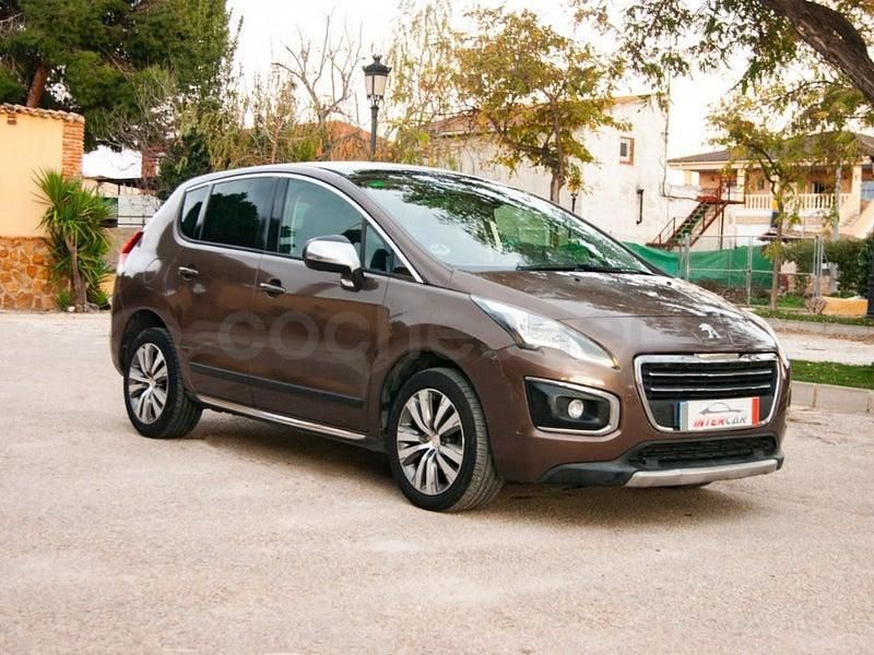Usado Peugeot 3008 Active 115 CV (84 kW) 2014 Marrón Familiar
