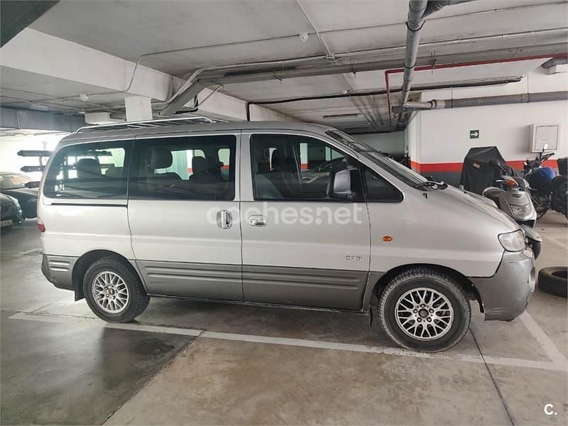Usado Hyundai H-1 140 CV (102 kW) 2005 Gris / plata Monovolumen