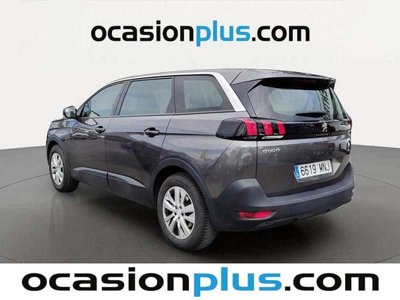 Usado Peugeot 5008 Active 136 CV (100 kW) 2024 Plateado SUV
