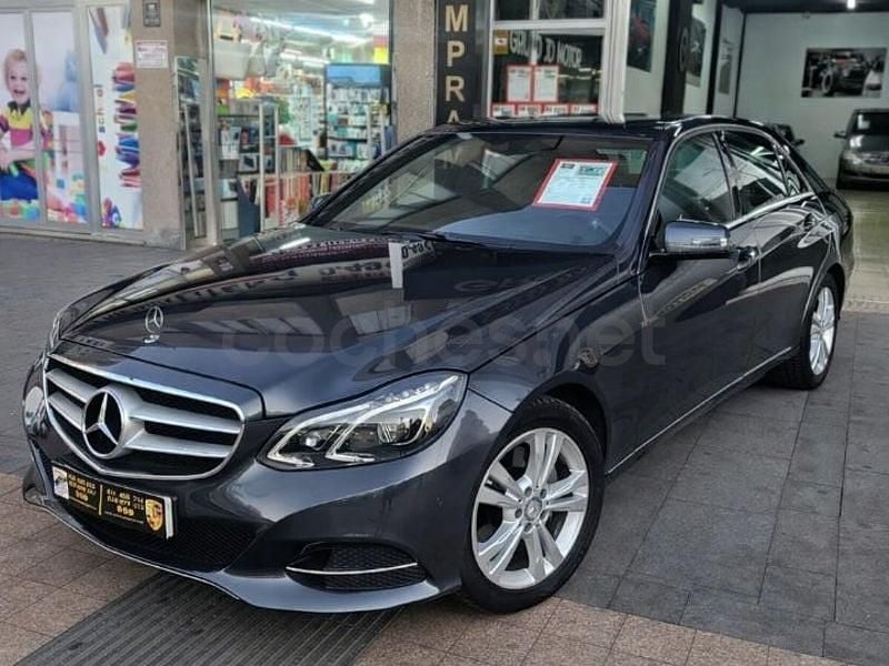 Usado Mercedes E250 Avantgarde 204 CV (150 kW) 2016 Azul Familiar