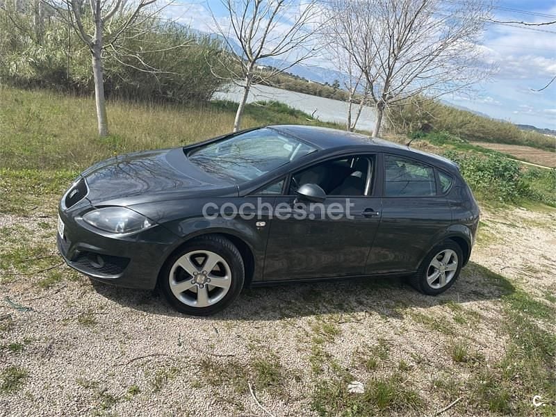 Usado Seat Leon Copa 140 CV (102 kW) 2011 Gris / plata Utilitario