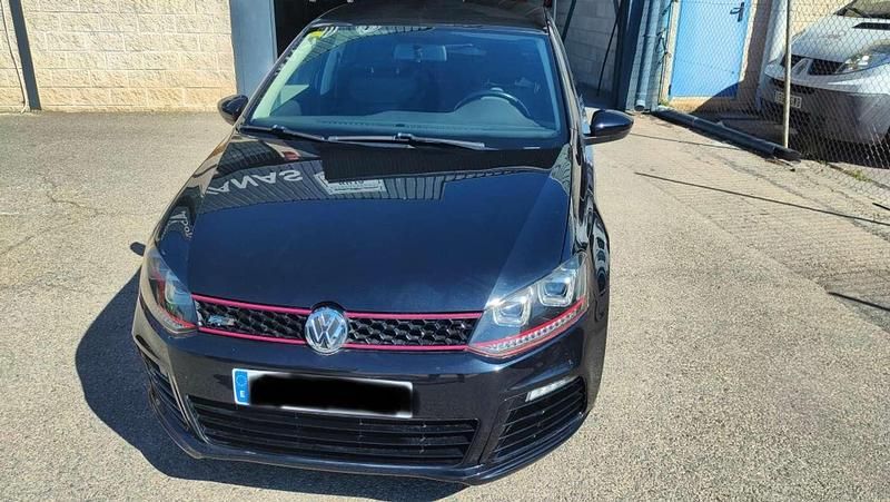 Usado VW Polo Advance 90 CV (66 kW) 2015 Negro Utilitario