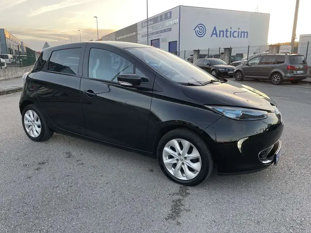 Begagnad Renault Zoe Life 64 kW (88 HK) 2015 Svart Halvkombi