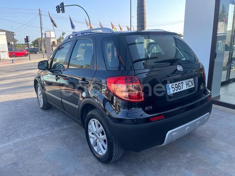 Usado Fiat Sedici Emotion 135 CV (99 kW) 2011 Negro SUV