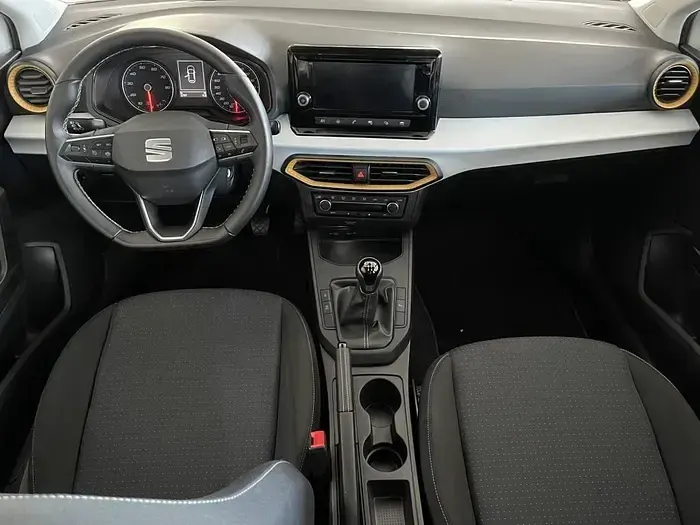 Usado Seat Ibiza Style 95 CV (69 kW) 2024 Azul Utilitario