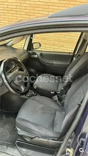 Usado Opel Zafira Elegance 100 CV (73 kW) 2003 Azul Monovolumen