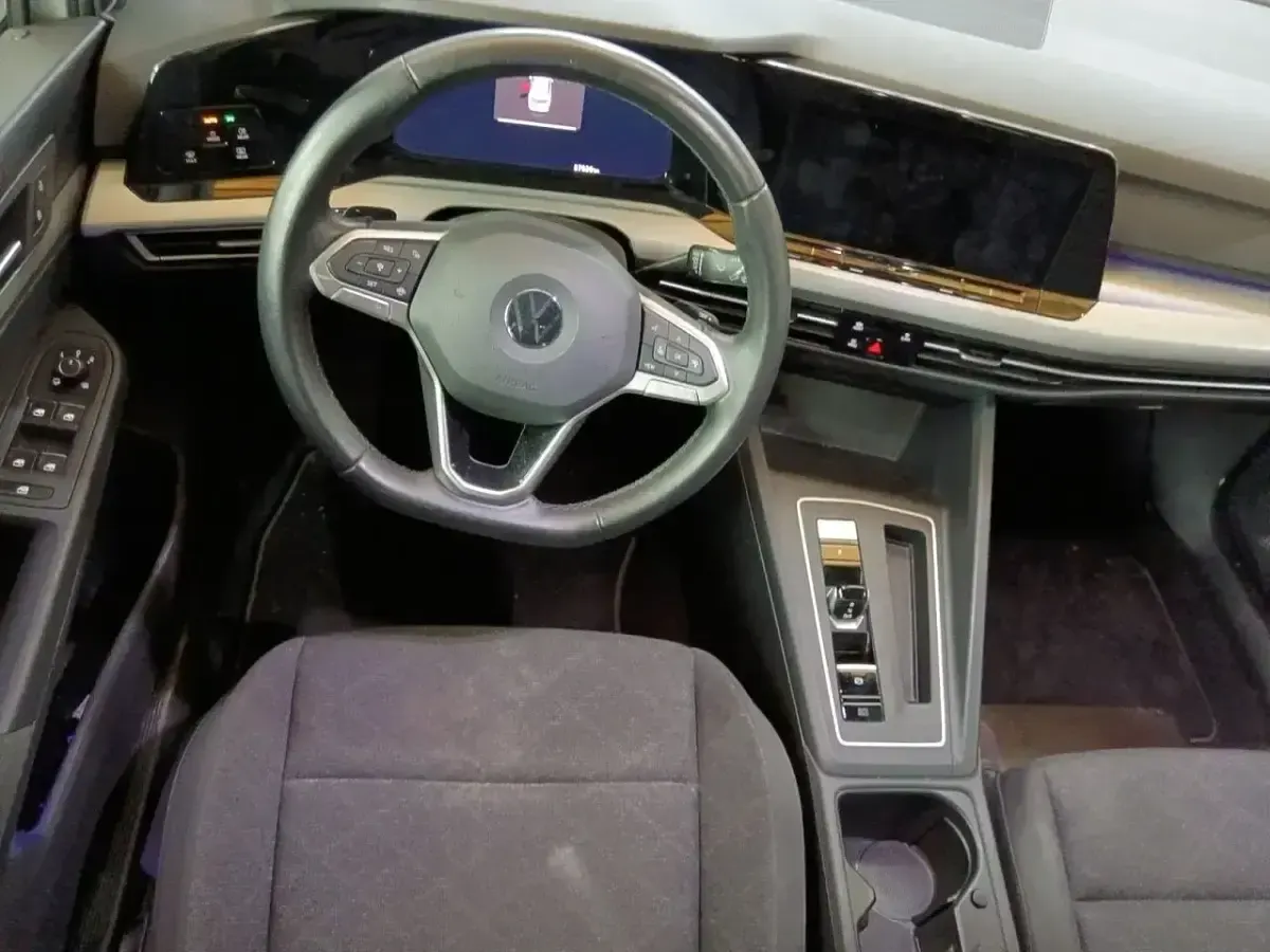Usado VW Golf VIII Life 110 CV (80 kW) 2022 Blanco Berlina