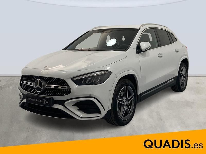 Usado Mercedes GLA250 AMG line 218 CV (160 kW) 2024 Blanco SUV