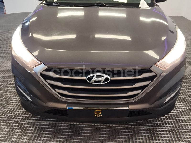 Usado Hyundai Tucson 115 CV (84 kW) 2015 Gris / plata SUV