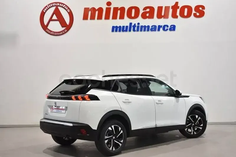 Usado Peugeot 2008 Allure 110 CV (80 kW) 2022 Blanco SUV