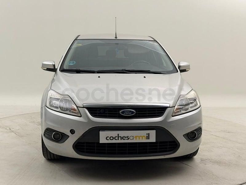 Usado Ford Focus Trend 125 CV (91 kW) 2008 Gris / plata Berlina