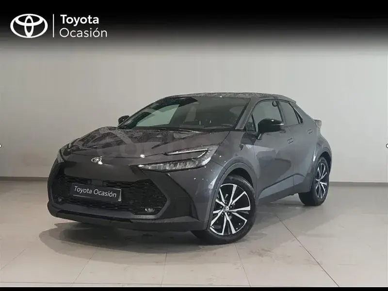 Usado Toyota C-HR Advance 140 CV (102 kW) 2025 Gris / plata SUV
