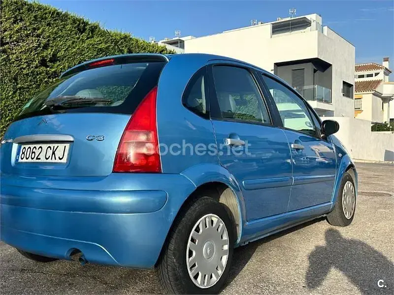Usado Citroën C3 61 CV (44 kW) 2003 Azul Berlina
