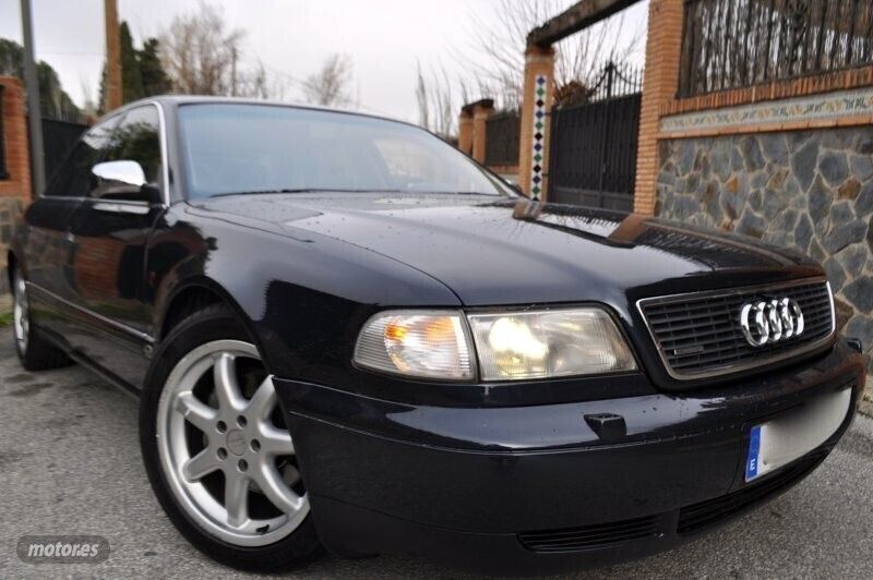 Usado Audi A8 S-Line 301 CV (221 kW) 1997 Azul Berlina