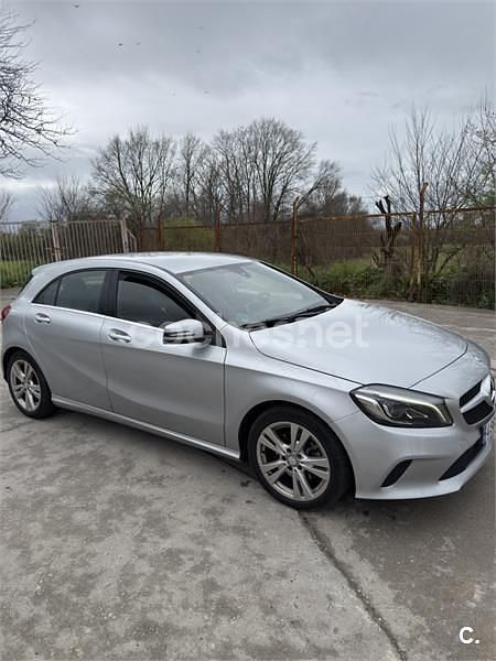 Usado Mercedes A200 Urban 136 CV (100 kW) 2016 Gris / plata Berlina